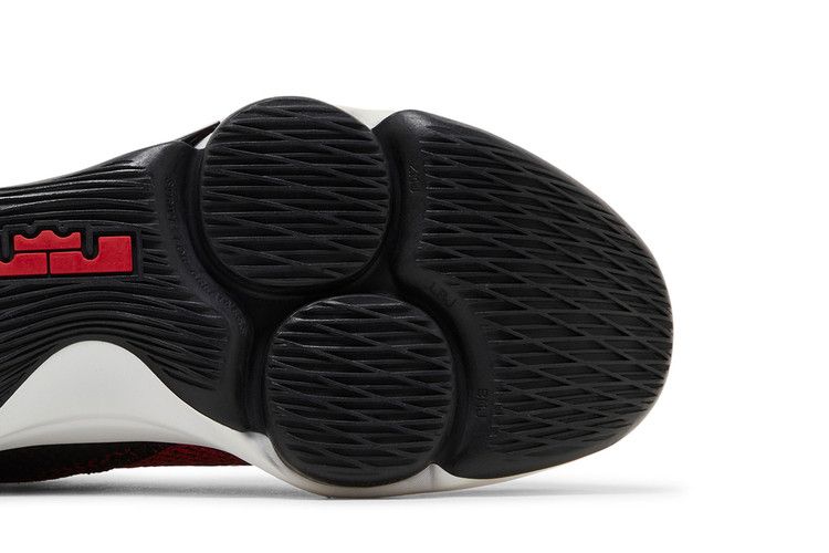 Nike LeBron Witness 4 'Gym Red'