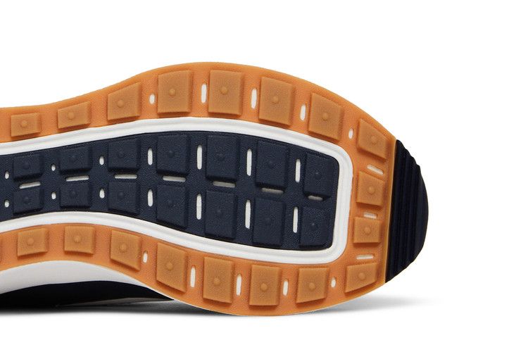 Nike Reposto 'Obsidian'