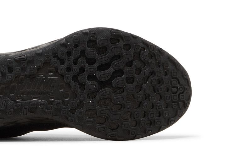 Nike Revolution 6 'Black Dark Smoke Grey'