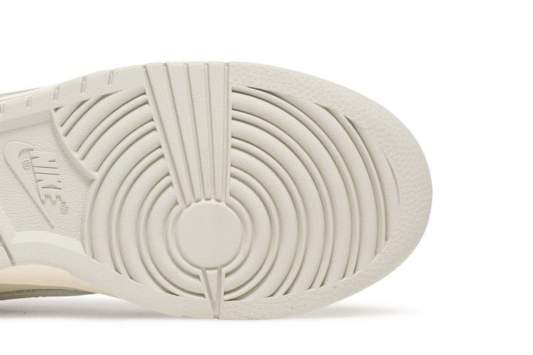 Nike Wmns Dunk Low 'Light Bone'