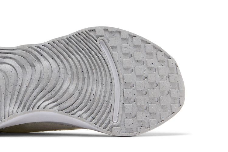Nike Wmns Motiva 'Summit White Metallic Silver'