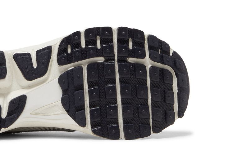 Nike Wmns Air Zoom Vomero 5 'Photon Dust Metallic Silver'