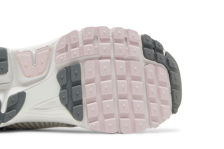 Nike Wmns Air Zoom Vomero 5 '520 Pack - Pink Foam'
