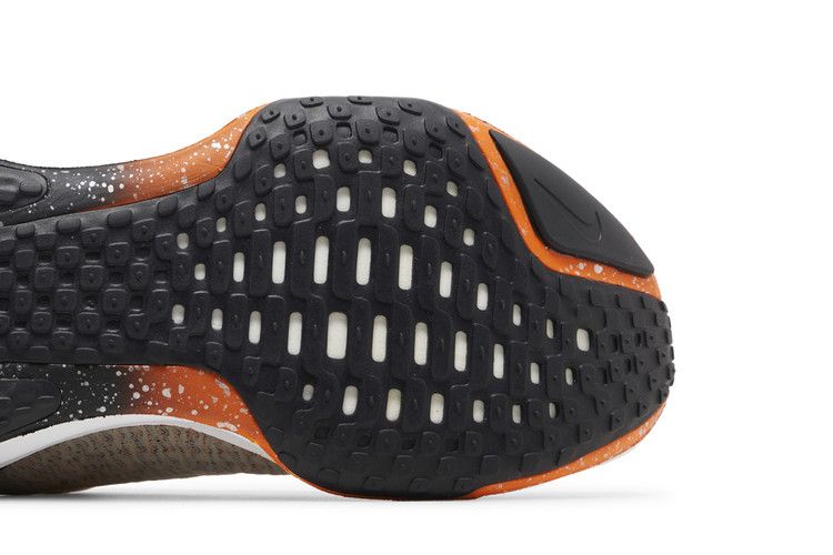 Nike ZoomX Invincible Run Flyknit 3 'Oatmeal Safety Orange'