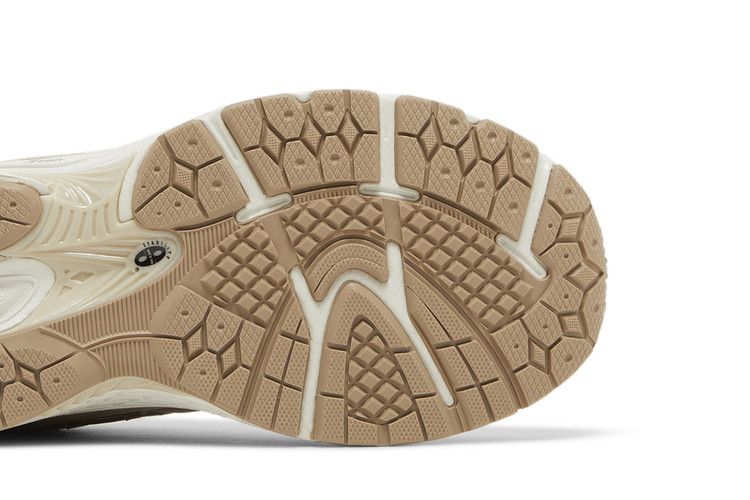 New Balance 2002R Big Kid 'Timberwolf Mushroom'