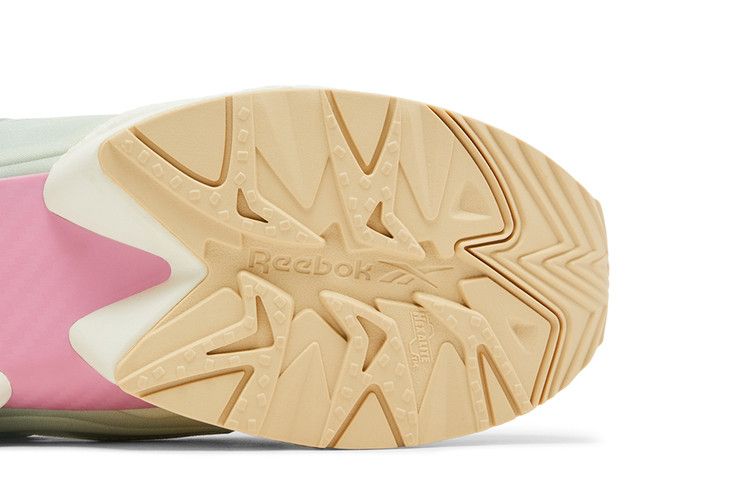 Smiley x Reebok InstaPump Fury 95 '50th Anniversary'