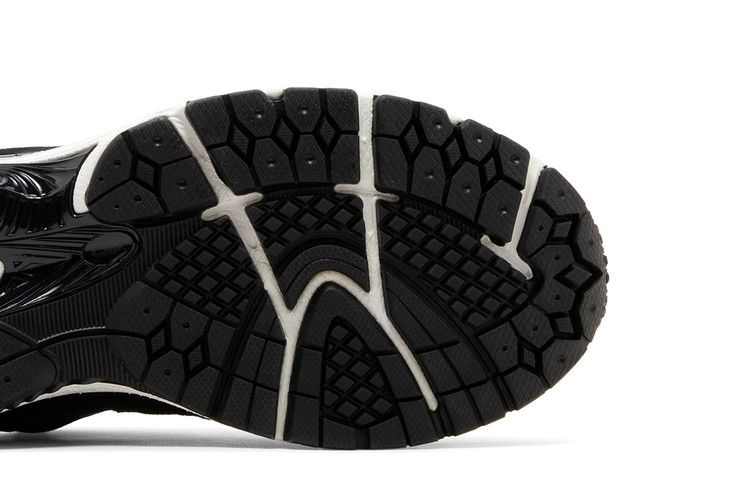 New Balance 2002R 'Black Gunmetal'