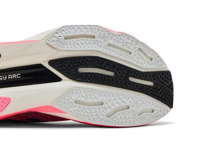 New Balance FuelCell SuperComp Elite v4 'Ultra Pink'