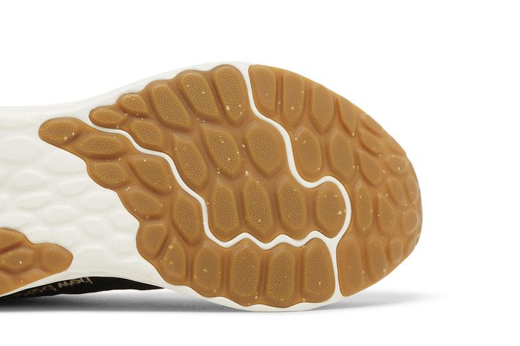 New Balance Wmns Fresh Foam Arishi v4 'Black Gold Gum'