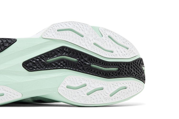 New Balance Wmns FuelCell Rebel v4 'Clay Ash'