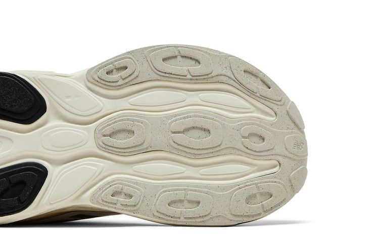 New Balance Wmns Fresh Foam X More v5 'Sea Salt Light Gold Metallic'
